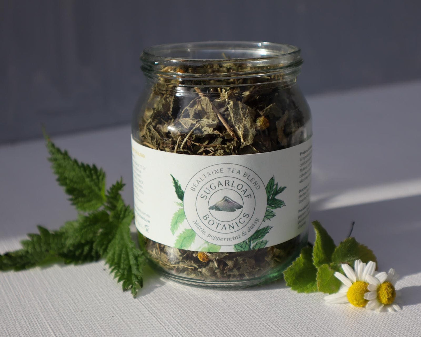 Nettle, peppermint and daisy loose tea blend